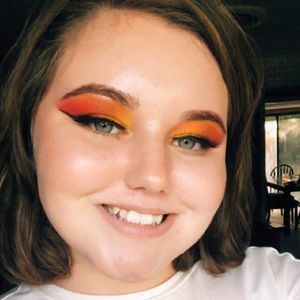 Meet your Posher, Isabel